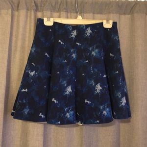 Lightweight comfortable skirt